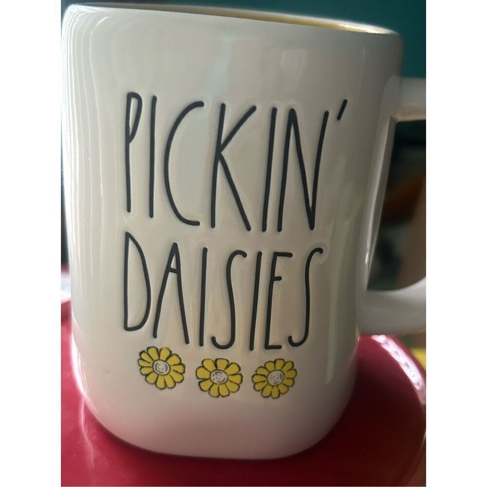 Rae Dunn Pickin' Daisies Mug With Yellow Flowers